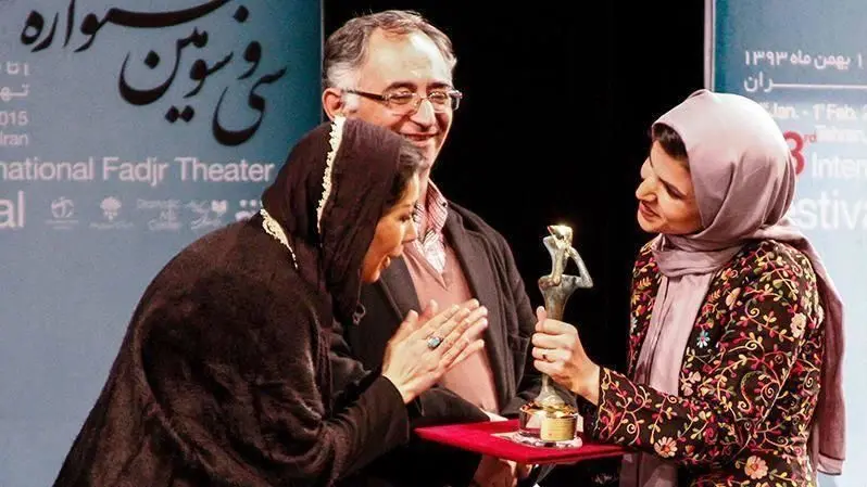 وقتی «عصر جدید» مردم را نامحرم می‌داند!