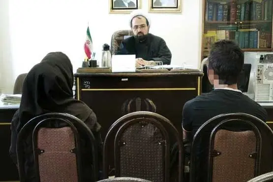 آقای قاضی کمکم کنید؛ من عاشق همسرم هستم!