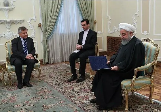 دریافت استوارنامه سفرای جدید شش کشور