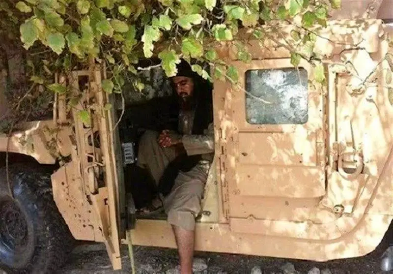 (تصویر) «ابوبکر البغدادی» در زره‌پوش آمریکایی!