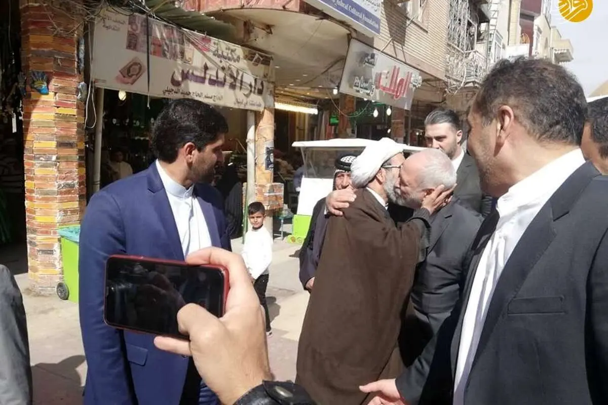 (تصاویر) روبوسی با ظریف در نجف!