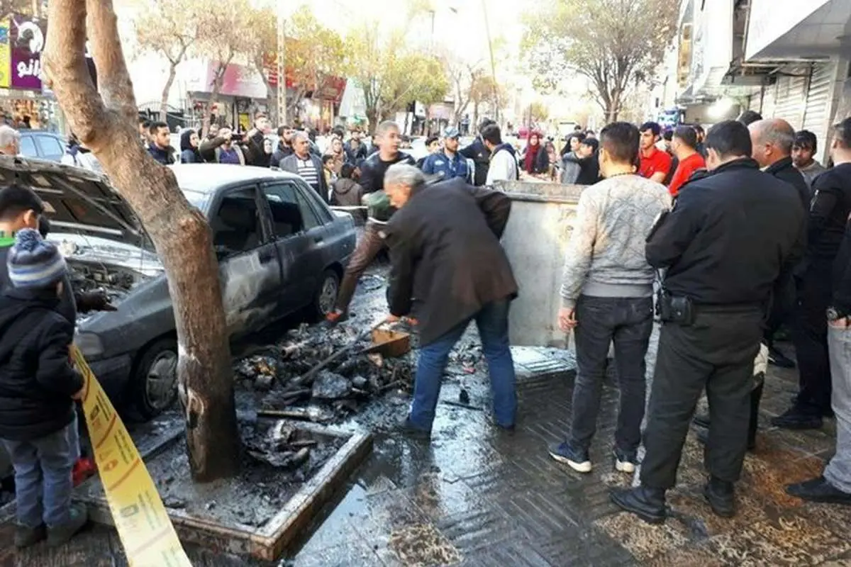 (تصاویر) انفجار بساط یک دستفروش مواد محترقه در تهران