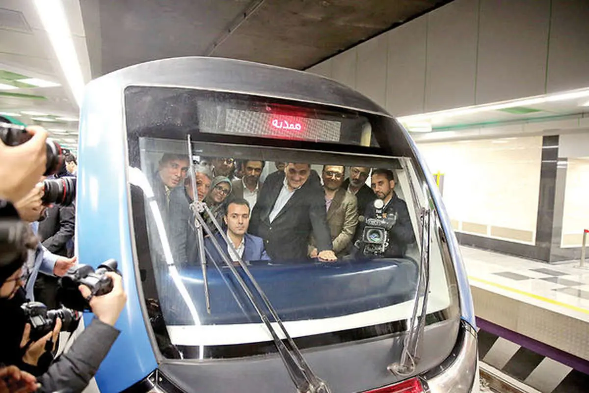 عبور مترو از جنوب شرق به شمال غرب کلید خورد