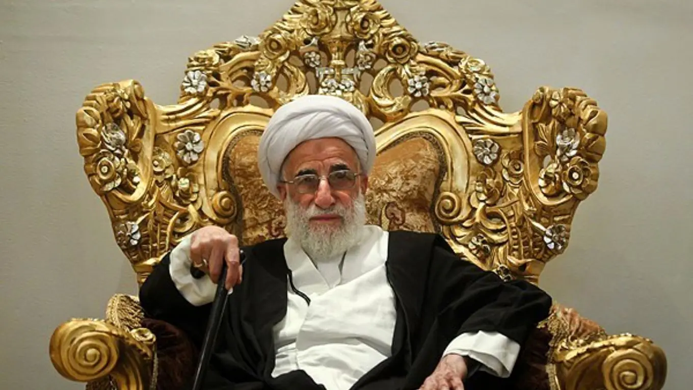 اما و اگرهای ساخت مستند آیت الله جنتی؛ پرتره دبیر شورای نگهبان چگونه خواهد بود؟
