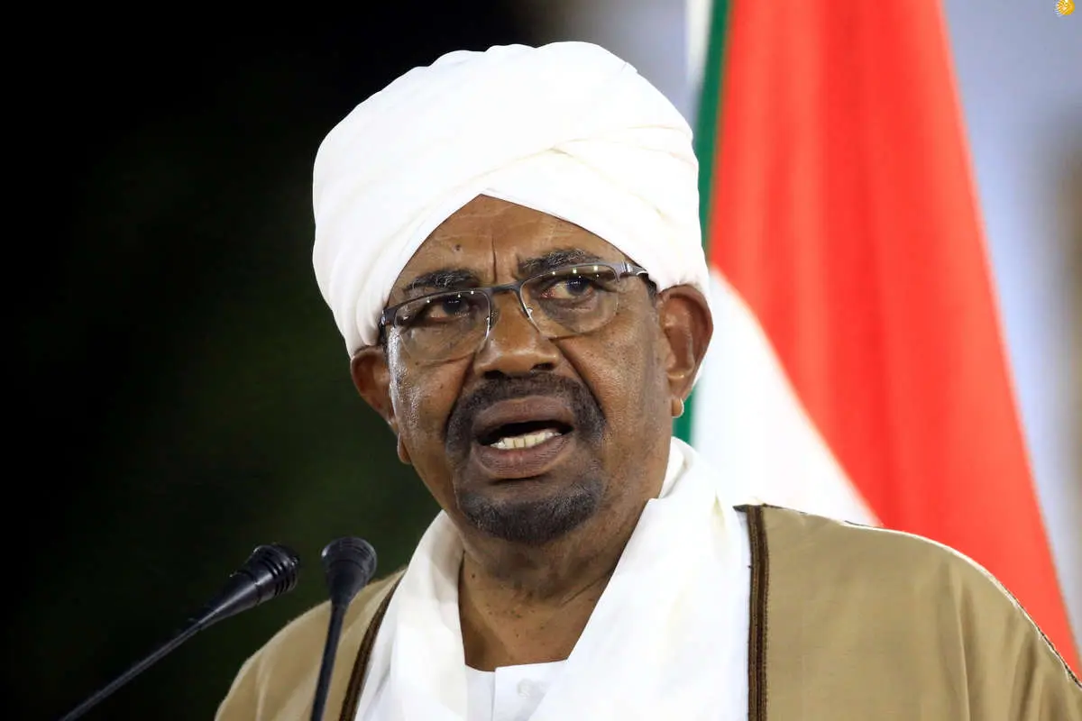 عمر «البشیر» از قدرت کنارهگیری کرد/ احتمال کودتای نظامی در سودان