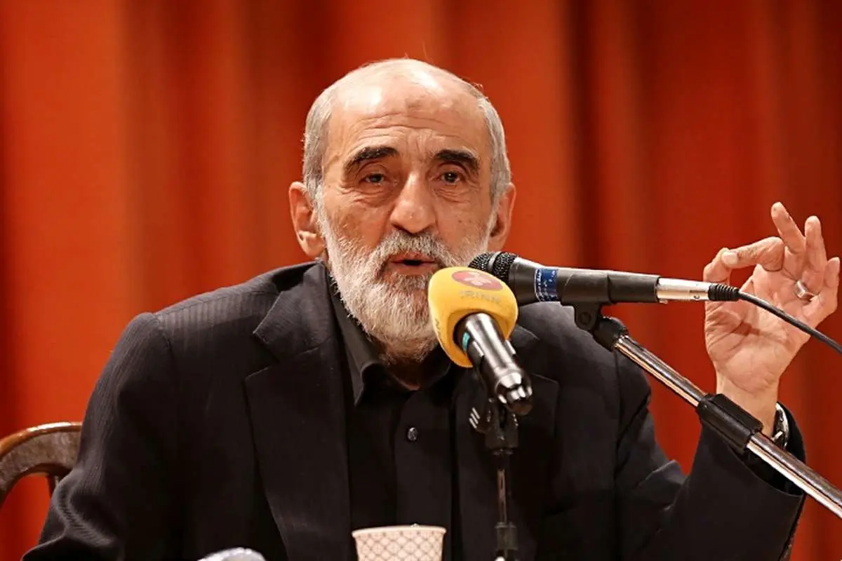 حسین شریعتمداری: تردید نکنید، تنگه هرمز را ببندید