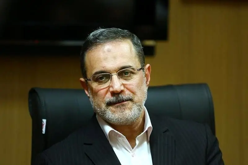 وزیر آموزش و پرورش: می‌توانیم از ظرفیت کافه بازار برای آموزش استفاده کنیم