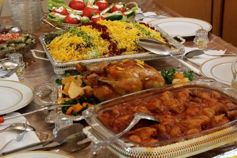 یک میهمانی کوچک خانوادگی چقدر آب می‌خورد؟