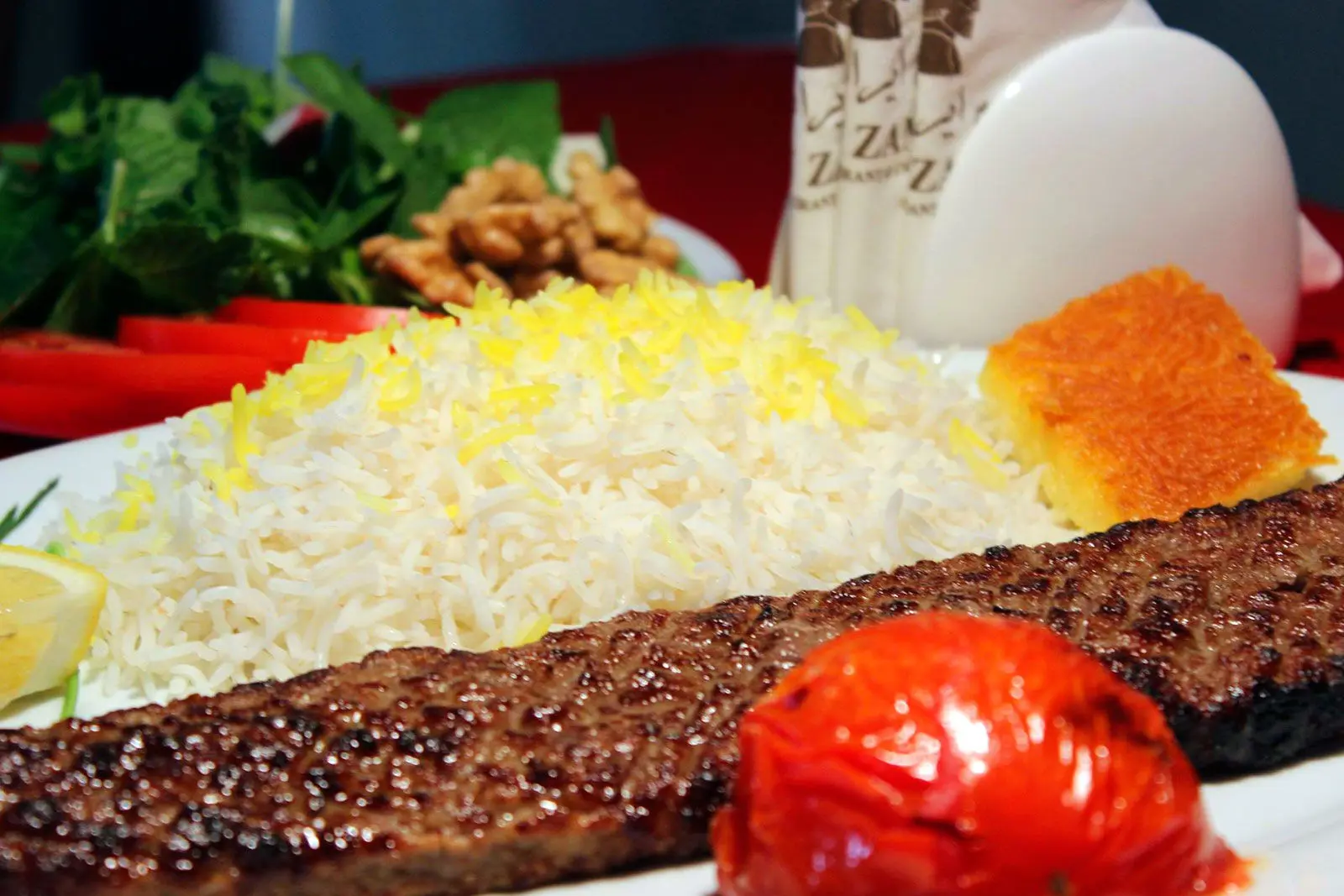 گوشت ۱۰۰ هزارتومانی، چلوکباب ۲ هزارتومانی؟