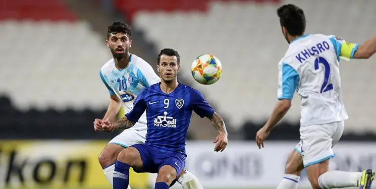شکست استقلال مقابل الهلال ۱۰ نفره