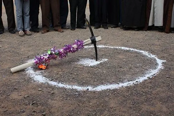 روایت عباس عبدی از موردِ عجیب "روبان و کلنگ و سیل"!