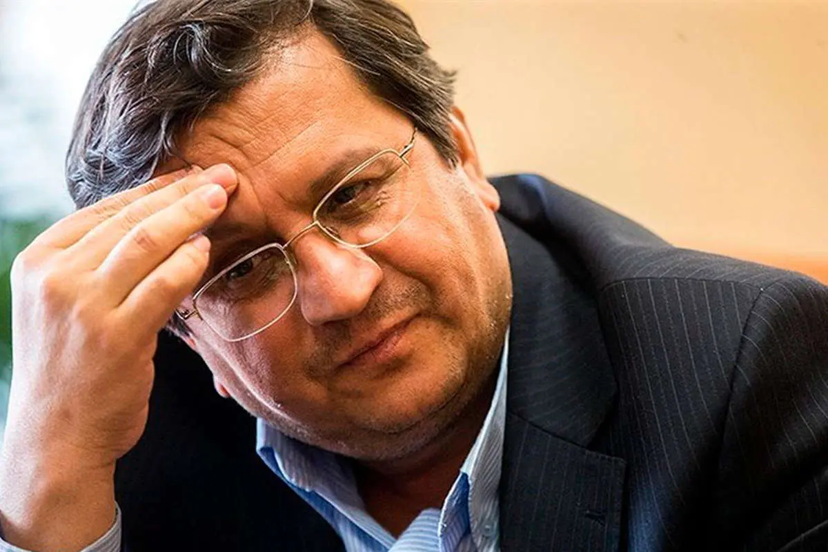 همتی: مردم با احتساب متغیرهای سیاسی وارد بازار ارز نشوند