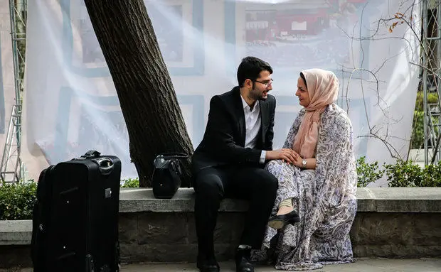 به هم‌کلاسی‌ام علاقه‌مند شده‌ام، چگونه به او بگویم؟