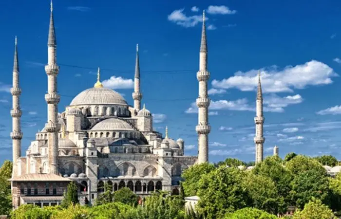 با دلارام سیر تور های مسافرتی خاطره انگیزی داشته باشید