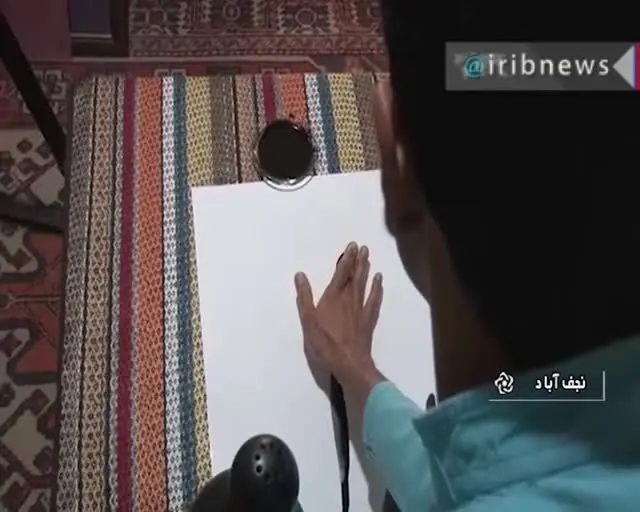 (ویدئو) خوشنویسی با انگشتان دست!