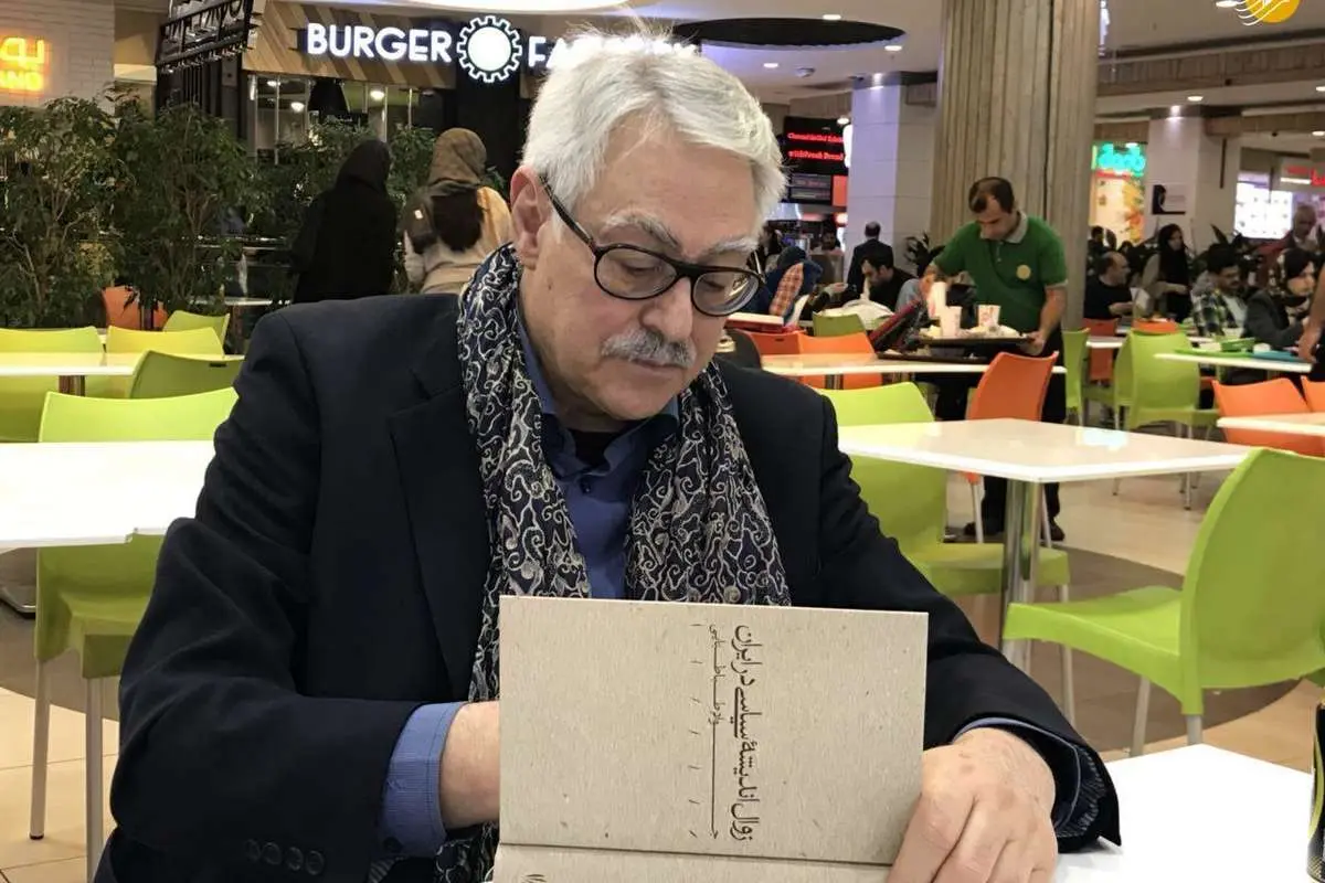 نقد تند سید جواد طباطبایی به سید محمد خاتمی