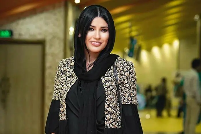 (تصویر) واکنش به مراسم ازدواج خانم بازیگر تلویزیون در زیر آب!