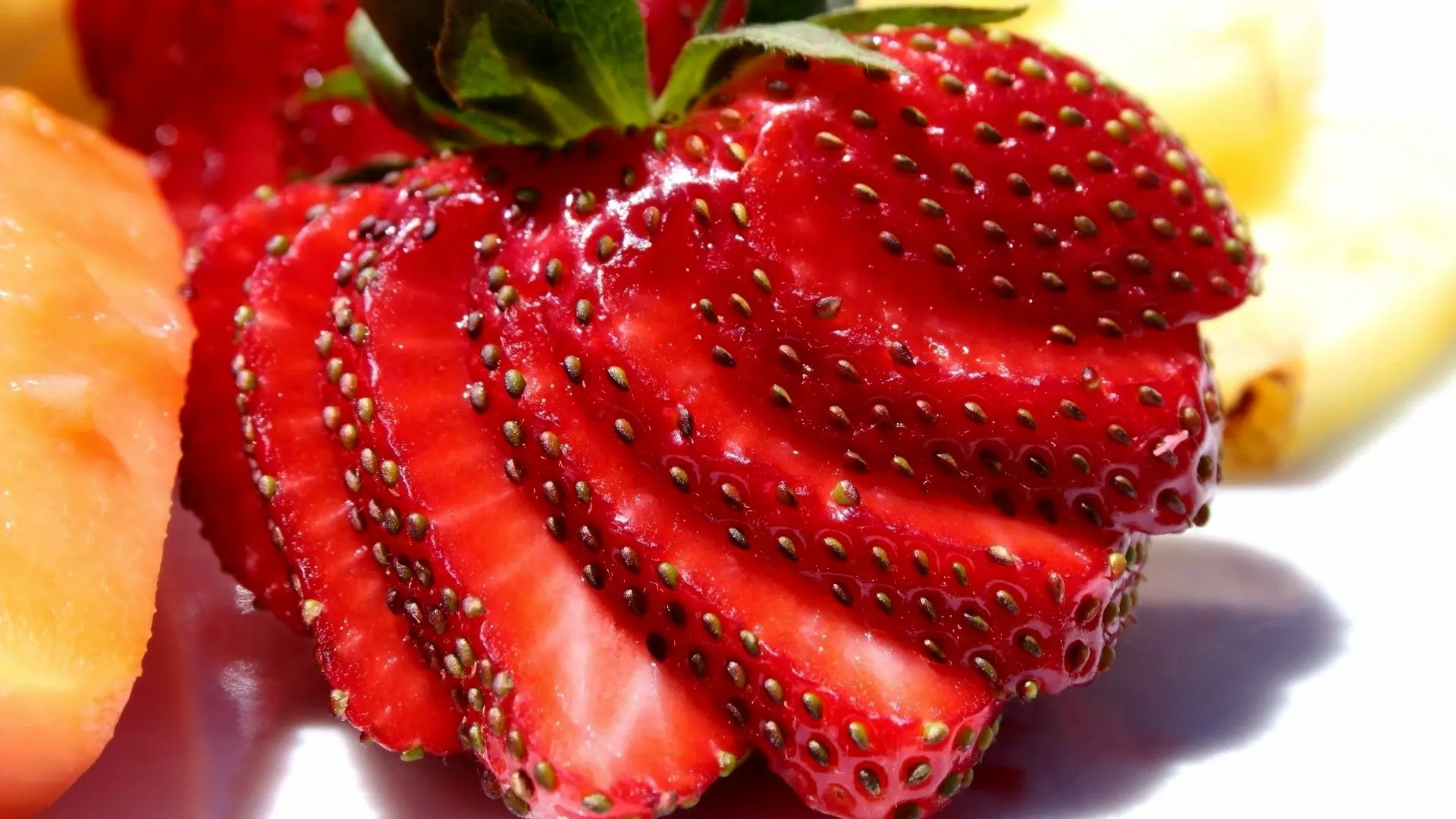 ۵ میوه تابستانی برای کنترل فشارخون