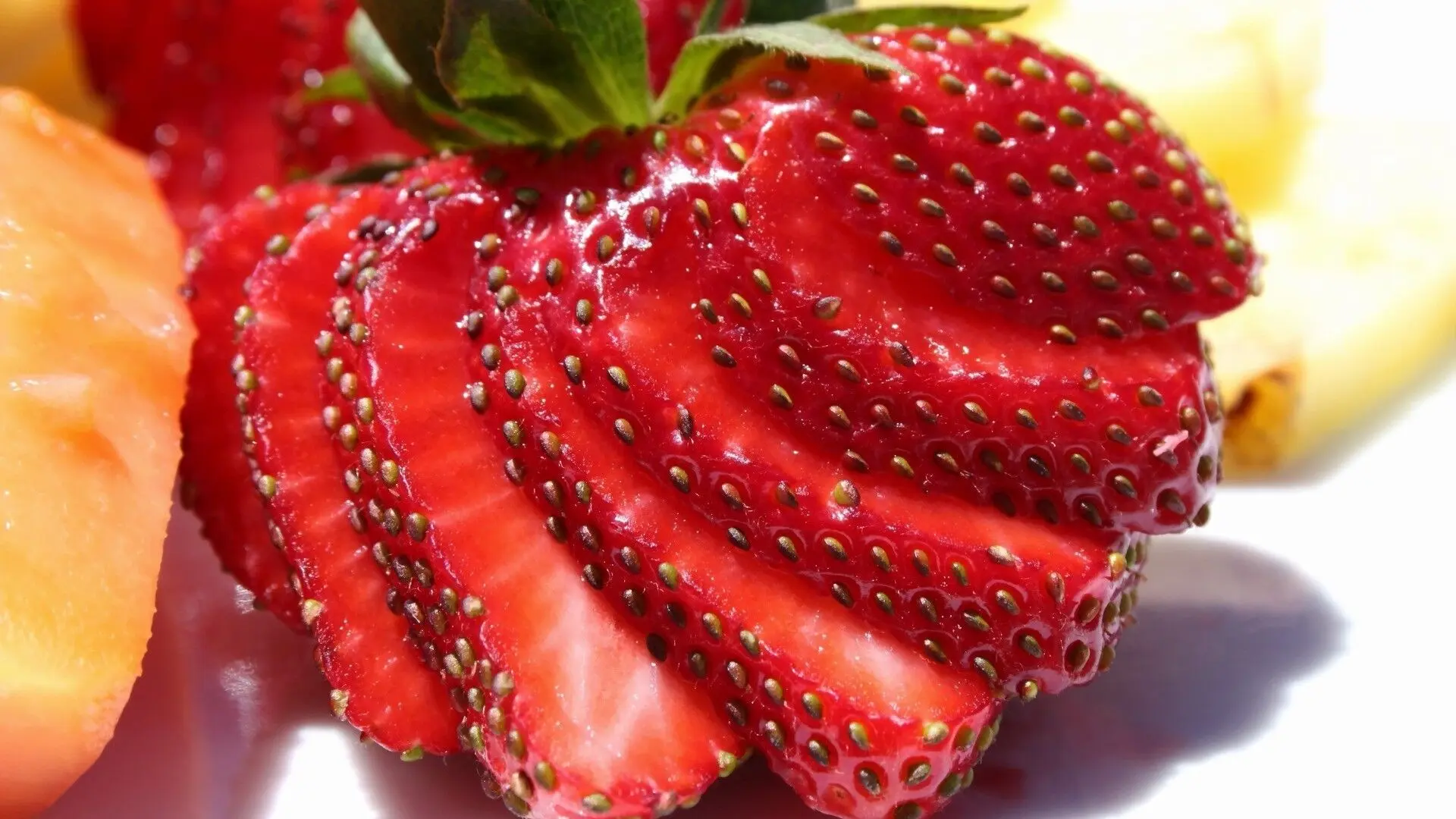 ۵ میوه تابستانی برای کنترل فشارخون