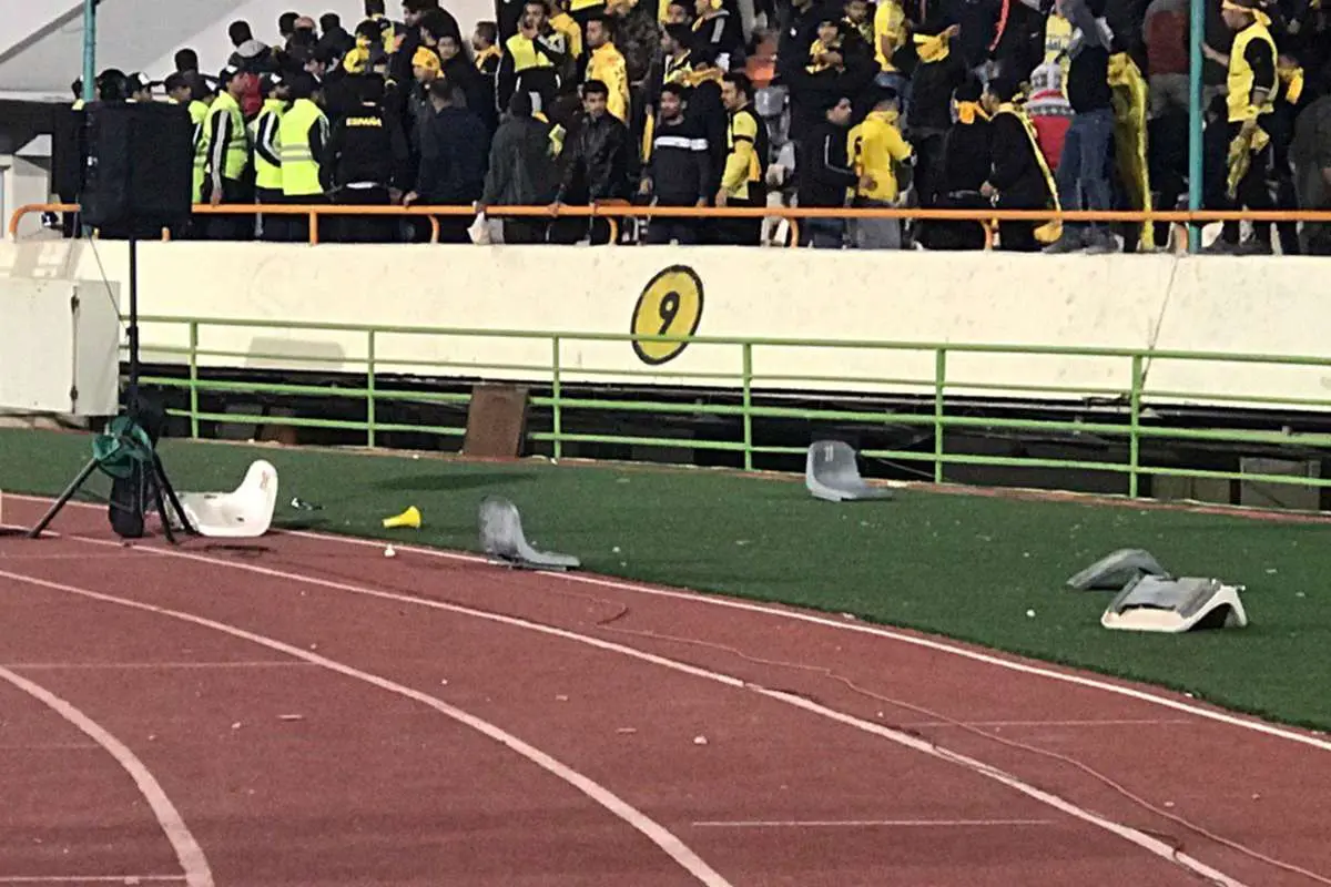 چرا دیدار سپاهان - پرسپولیس خونین شد؟