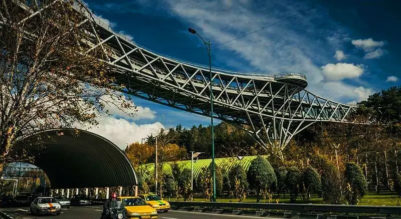 خودکشی مرد جوان از روی پل طبیعت