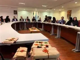 حمایت ایران خودرو از هنر سوزن دوزی زنان سیستان و بلوچستان