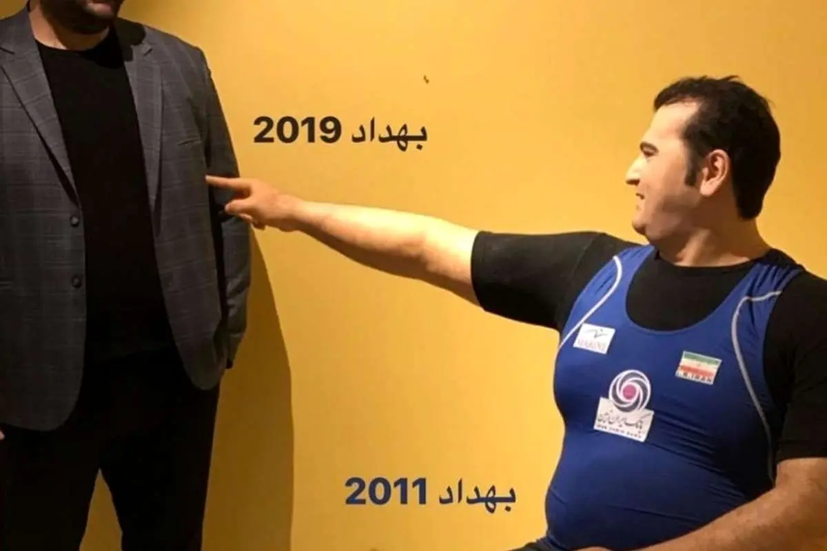 شوخی بهداد سلیمی با مجسمهاش در موزه ورزش