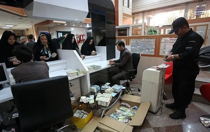 زورگیری یک موسسه مالی اعتباری از مشتریان با دور زدن قوانین بانک مرکزی