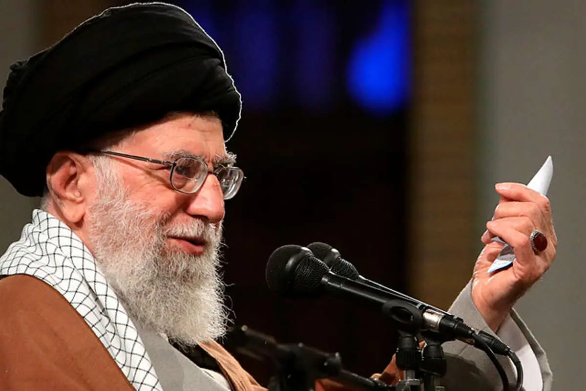 رهبر انقلاب: مشکلات نظام پارلمانی از نظام ریاستی بیشتر است