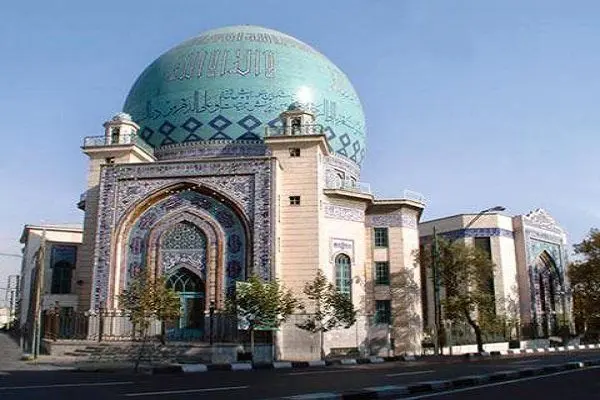 حسینیه ارشاد در دست‌ روحانیت سنتی‌