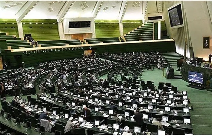 قانون منع به کارگیری بازنشستگان به کجا رسید؟