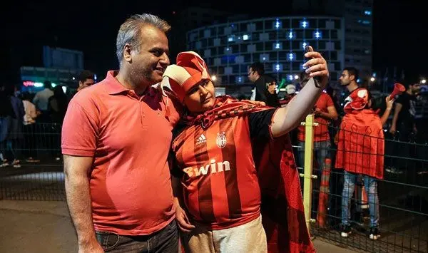 (تصاویر) جشن و پایکوبی پرسپولیسی‌ها در خیابان‌های تهران