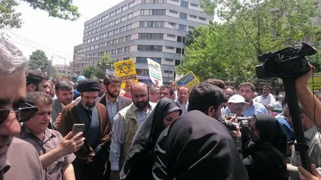 (تصویر) حضور فرزند رهبر انقلاب در راهپیمایی روز قدس