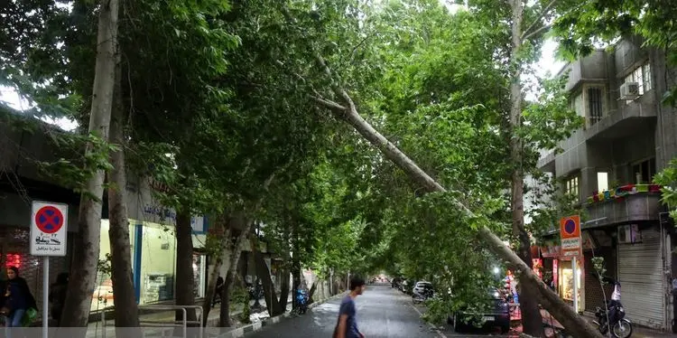 طوفان در تهران و ۶ استان دیگر از عصر جمعه