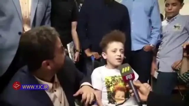 (ویدیو) كودك بیماری كه داوران عصر جديد را شگفت‌زده كرد!