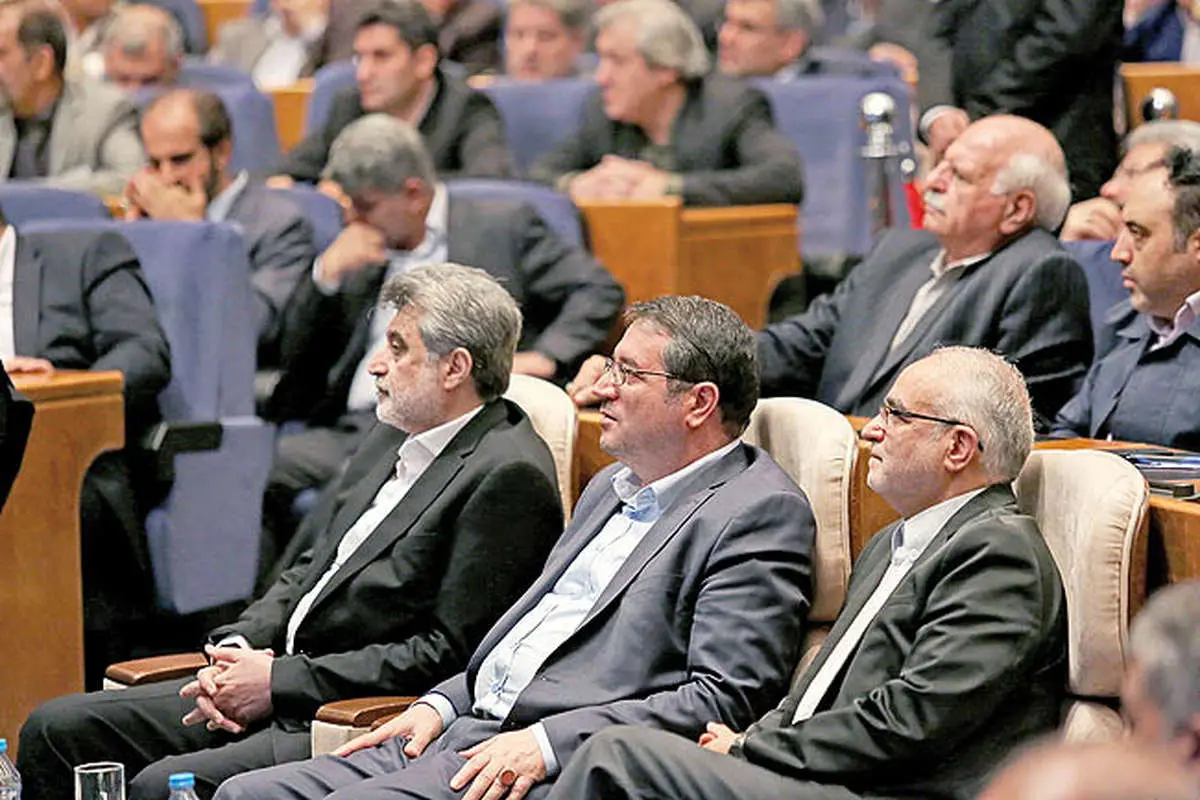 تکثیر سلاطین با دلار ۴۲۰۰