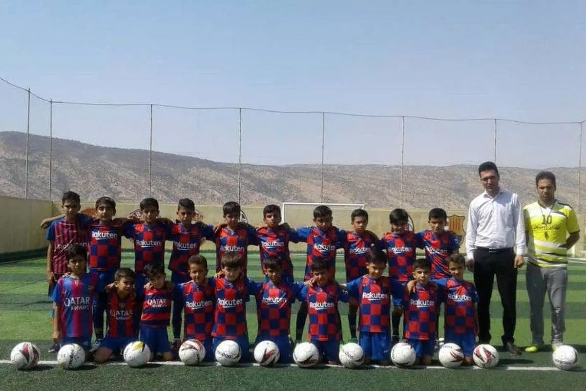 اشتغال و ورزش با مدرسهی فوتسال برکتِ رومشکان