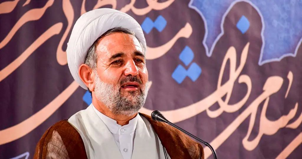 ذوالنور شعار‌های ضدامریکایی را توی کیفش گذاشت و به تعطیلات رفت!