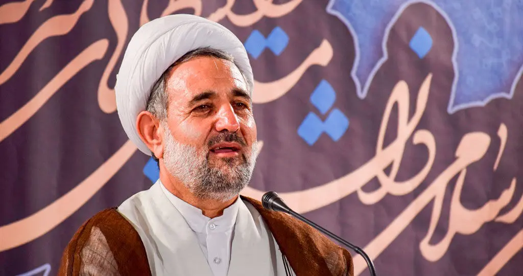 ذوالنور شعار‌های ضدامریکایی را توی کیفش گذاشت و به تعطیلات رفت!