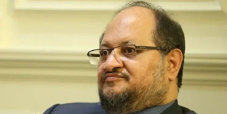 حرکت عجیب مدیر پارلمانیِ "محمد شریعتمداری" در مجلس