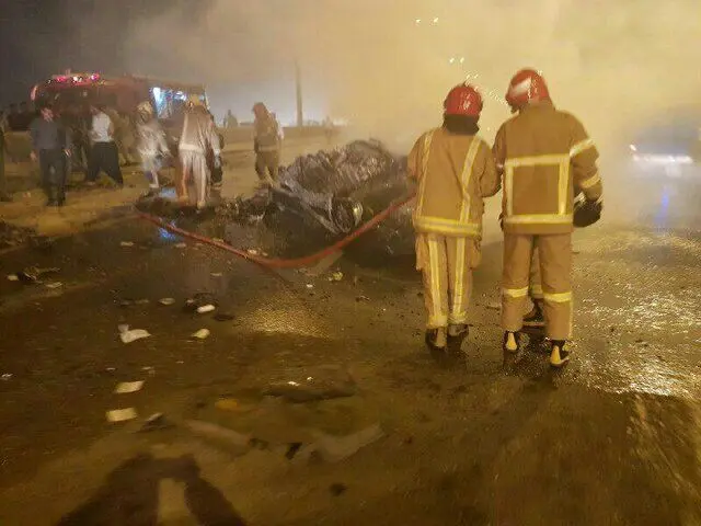 (تصاویر) حریق مرگبار خودرو در پی وقوع تصادف در اتوبان تهران-قم