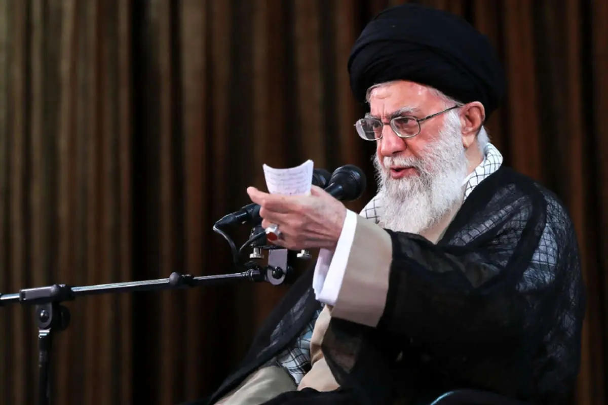 پیشنهاد مذاکره فریب آمریکا برای خلع سلاح و عوامل اقتدار ملت است
