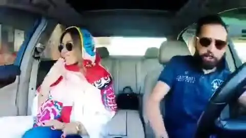 (ویدئو) محسن افشانی و همسرش با چاقو و اسلحه در ماشین