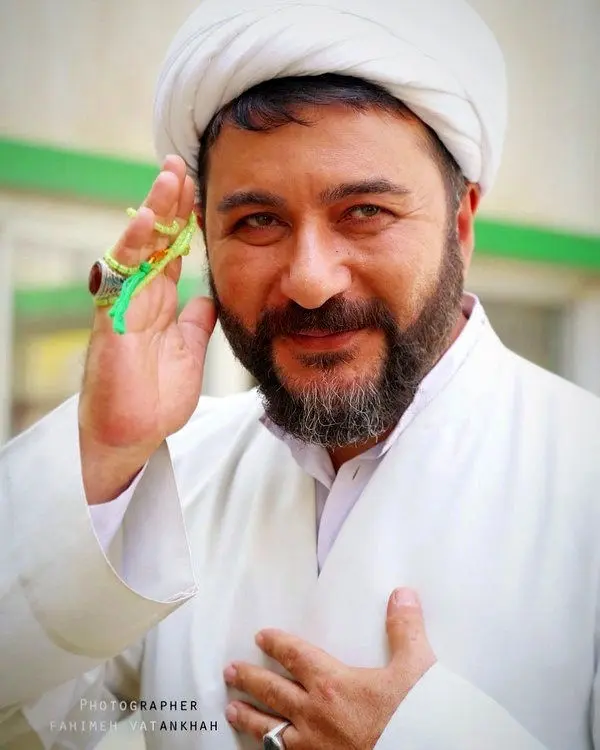 (عکس) تصویری از آقای بازیگر در لباس روحانیت