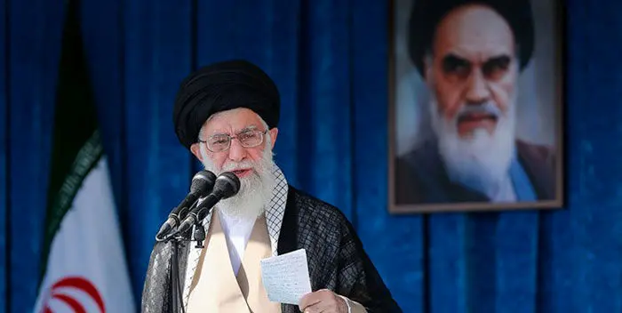 رهبر انقلاب: سیل زدگان را فراموش نکنید/ حکام بحرین و عربستان در باتلاق گام نهاده‌اند