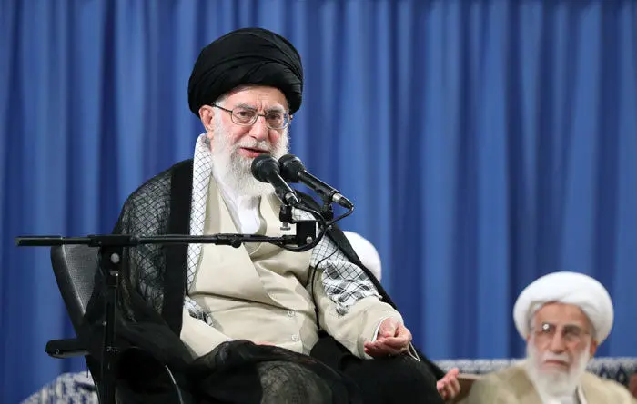 توصیه رهبر انقلاب به برخی کشورهای اسلامی: توبه کنید