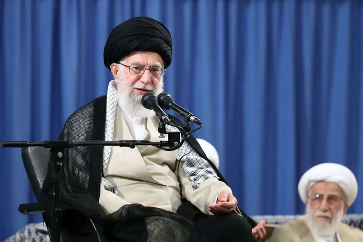 توصیه رهبر انقلاب به برخی کشورهای اسلامی: توبه کنید
