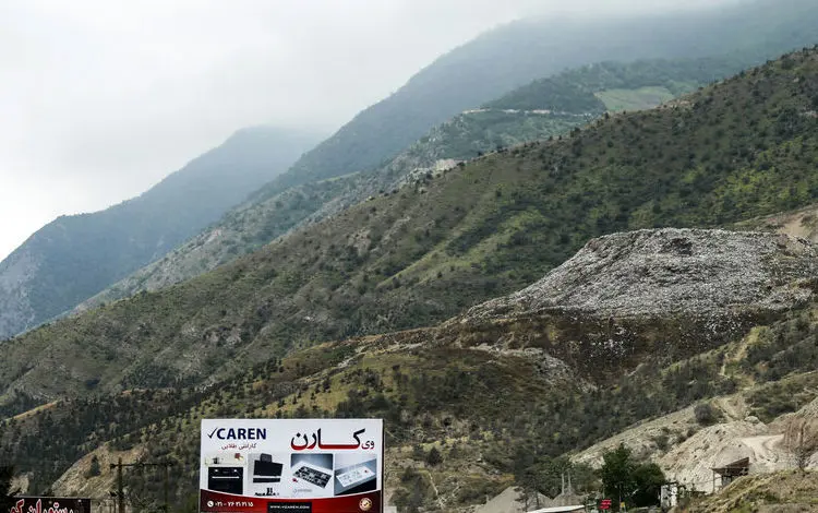 (تصاویر) کوه زباله در دل جنگل‌های مازندران