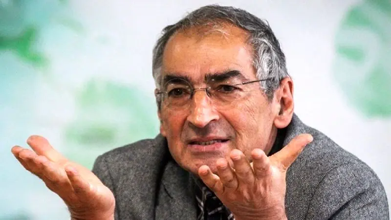 زیباکلام: اصلاح‌طلبان نباید به هر قیمتی در انتخابات شرکت کنند