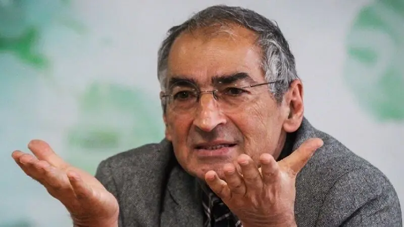 زیباکلام: اصلاح‌طلبان نباید به هر قیمتی در انتخابات شرکت کنند